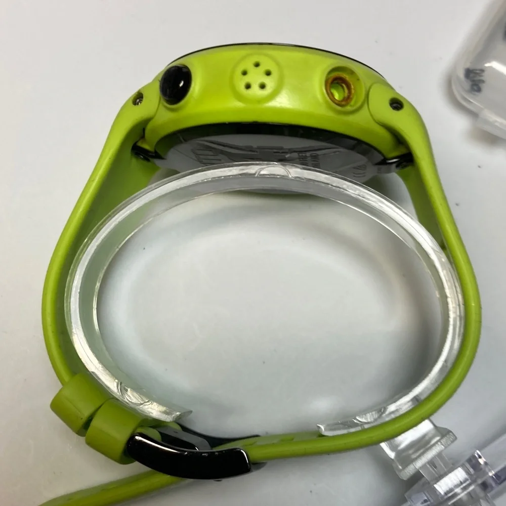 Suunto D4i slime green dive watch, PARTS OR RESTORE, buttons loose, new battery
